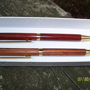 redheart & Honduran rosewood pen 1