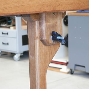 Fold-up Table Leg