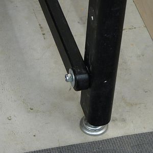 Right extension table support legs.