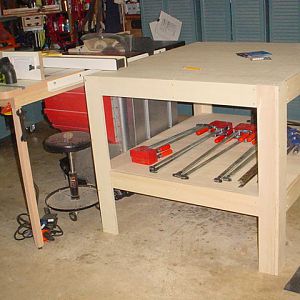 Outfeed/Assembly Table