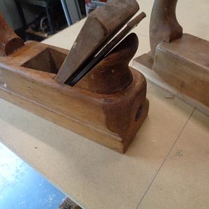 1-wood_planes_and_wood_049