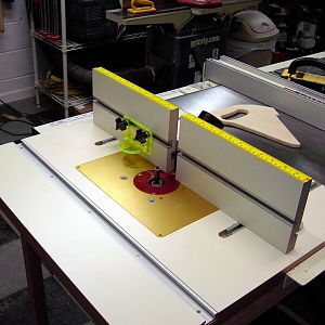 Router table (MLCS) and Router (milwaukee)
