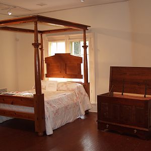 blanket chest and bed