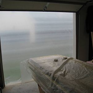 Diffuse light for spraying