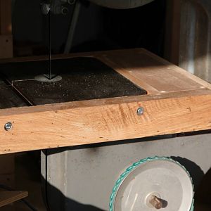 Bandsaw fence and table