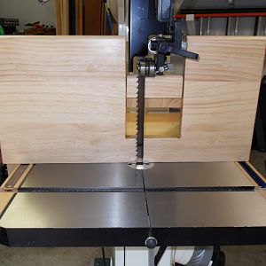 Front of bandsaw fence
