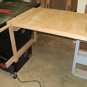 folding outfeed table - table extended