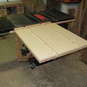 folding outfeed table - finished, right of blade