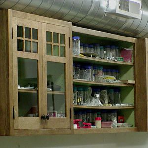Backbench upper cabinets