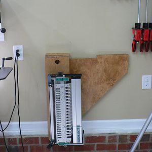 Dovetail Jig: Storage/Workstand