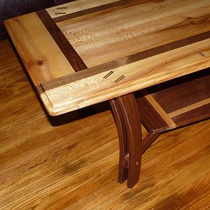 Close_up_one_end_of_coffee_table_by stoneskipper