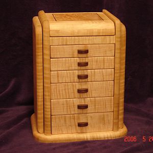 Curly Maple jewelry box with quilted Maple veneer and Walnut