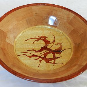 Segmented bowl with inlay