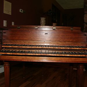 Hubbard Taskin Harpsichord 70