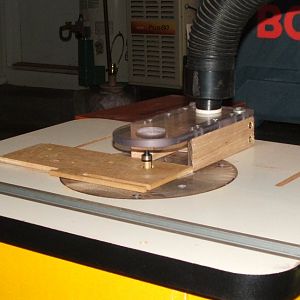 Router-table sub-plate