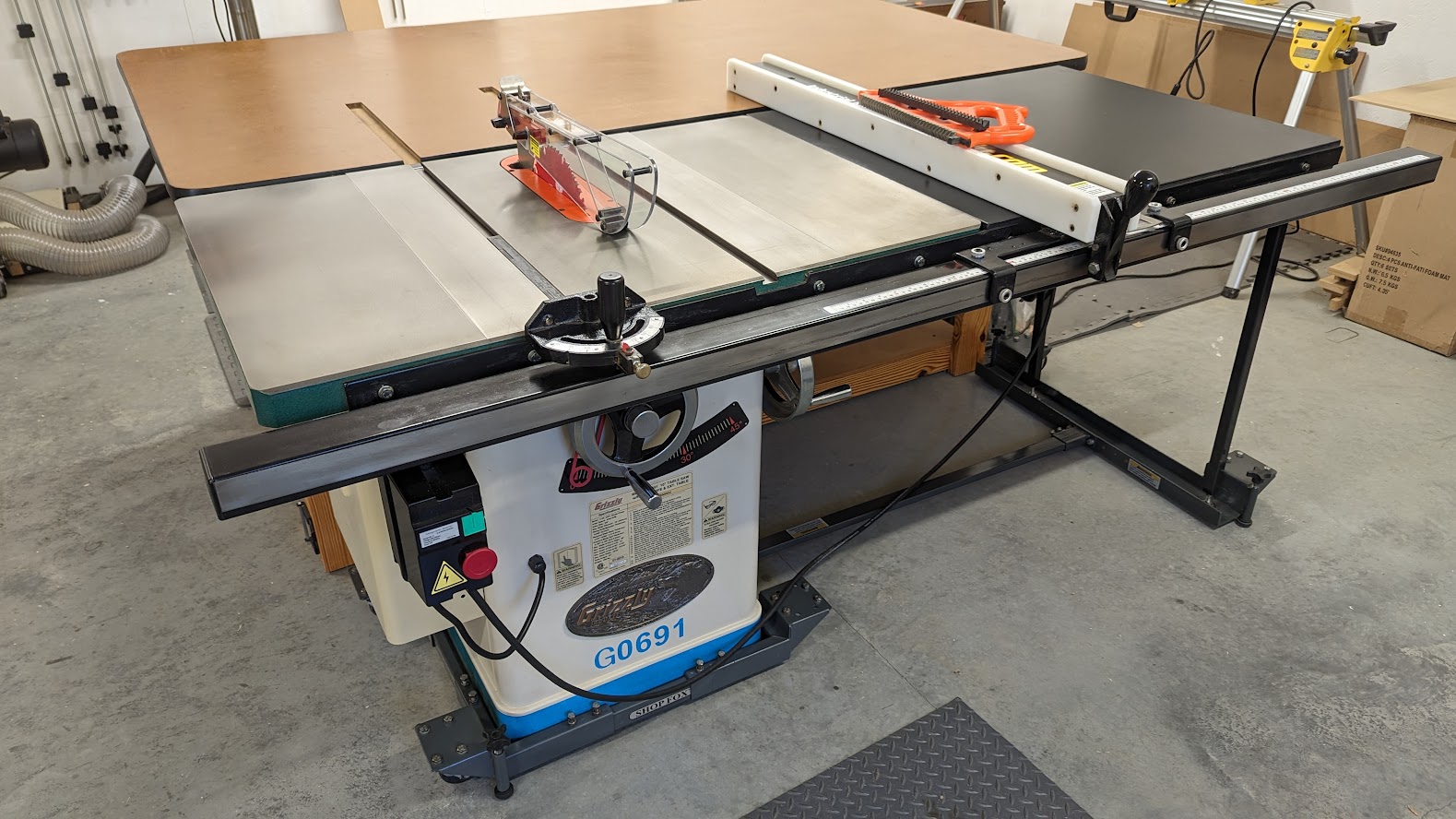 Table Saw - Assembly Table - 01.jpg