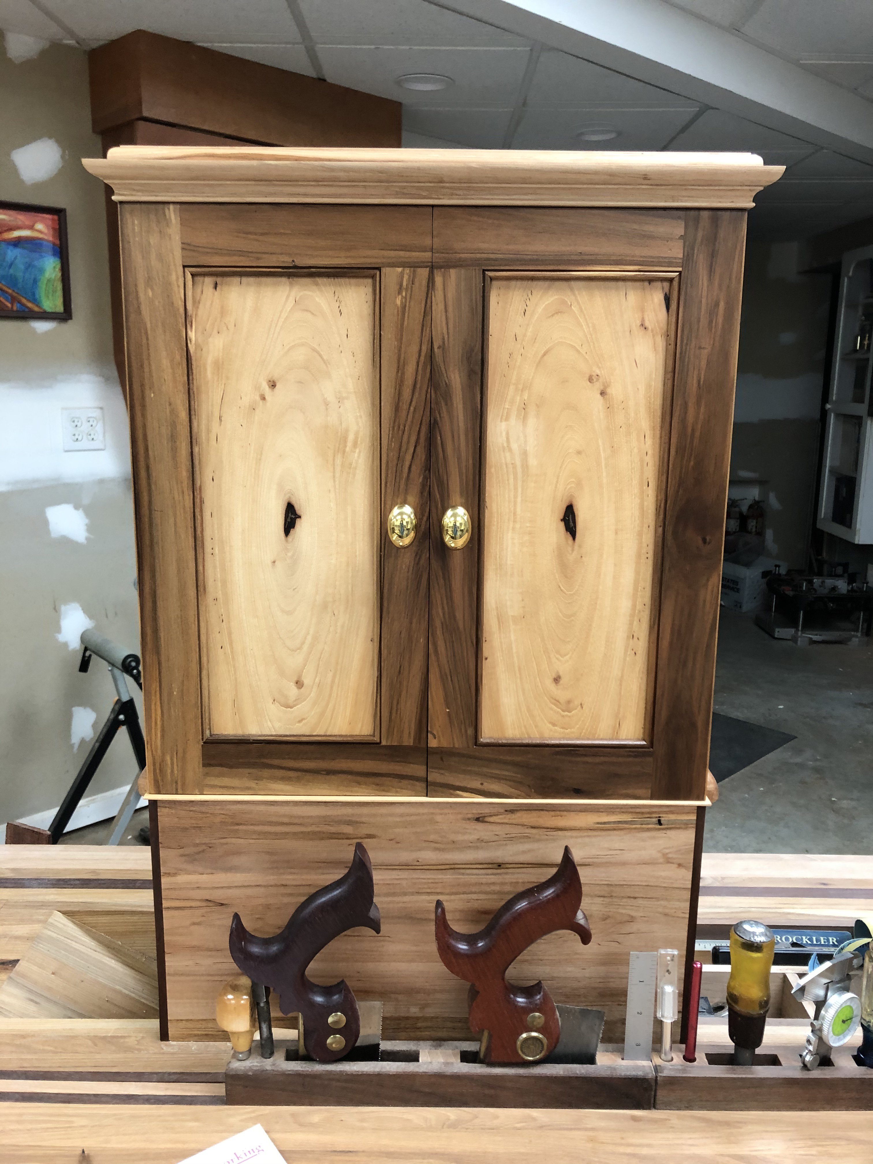 Bench top tool cabinet (closed)