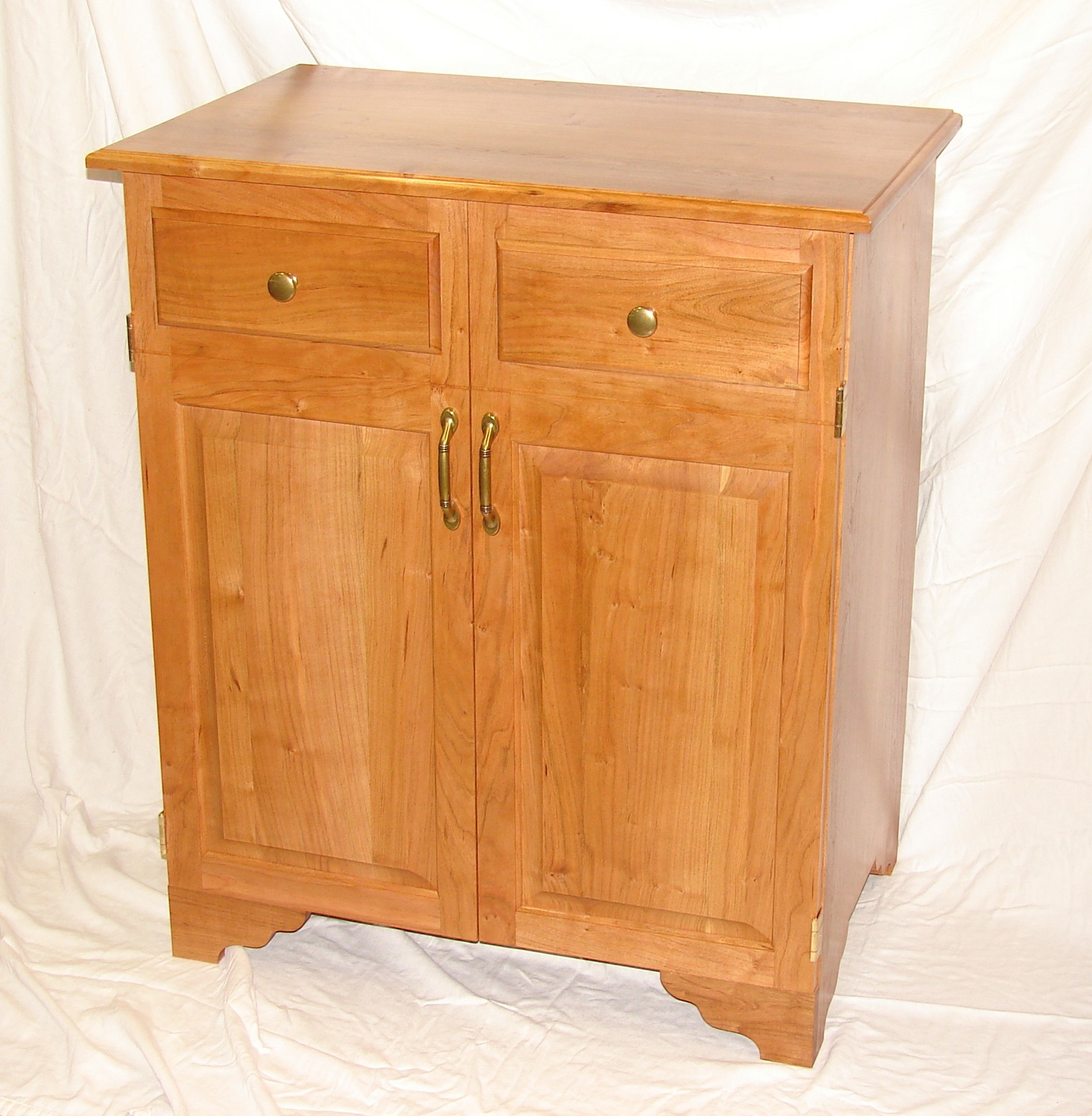 Cherry Stereo cabinet