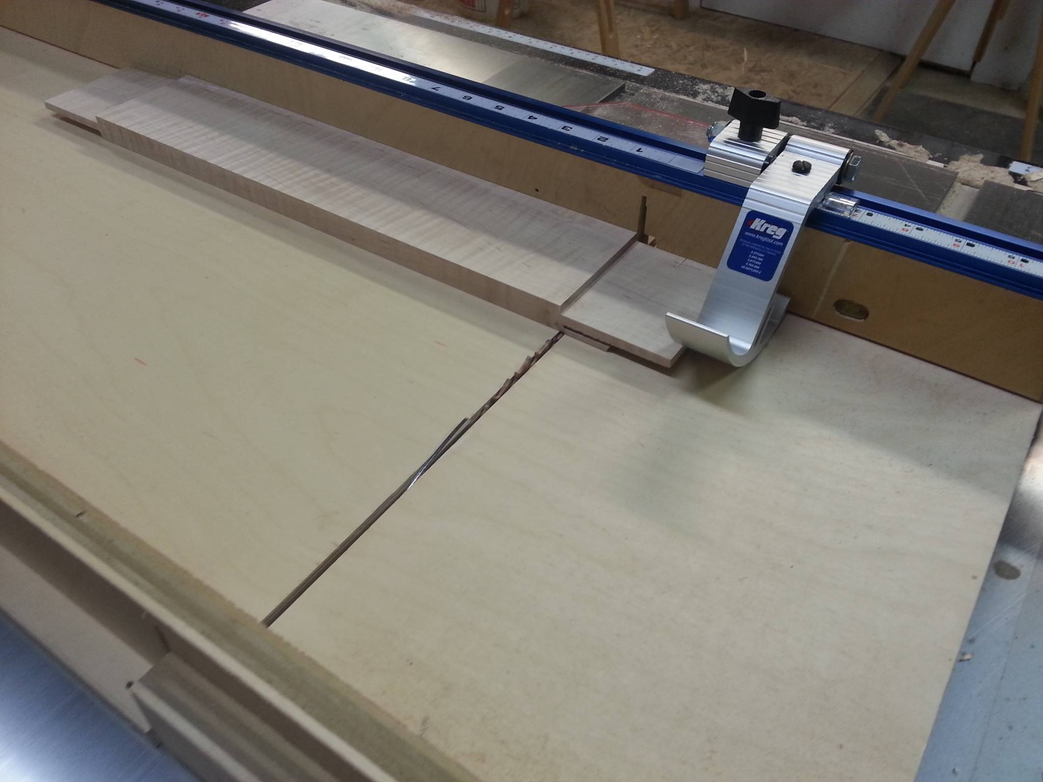cutting tenon shoulders on table saw