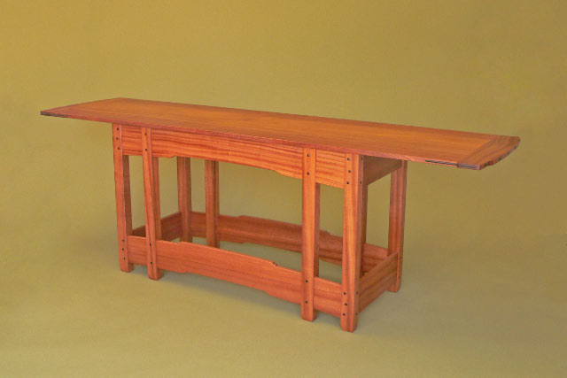 Freeman Ford serving table