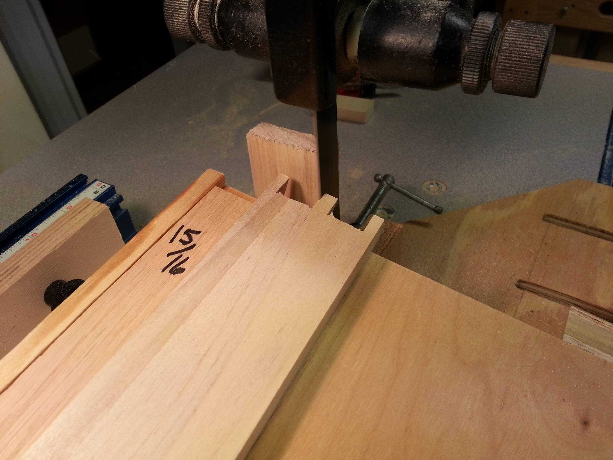 Cutting pins for the drawers