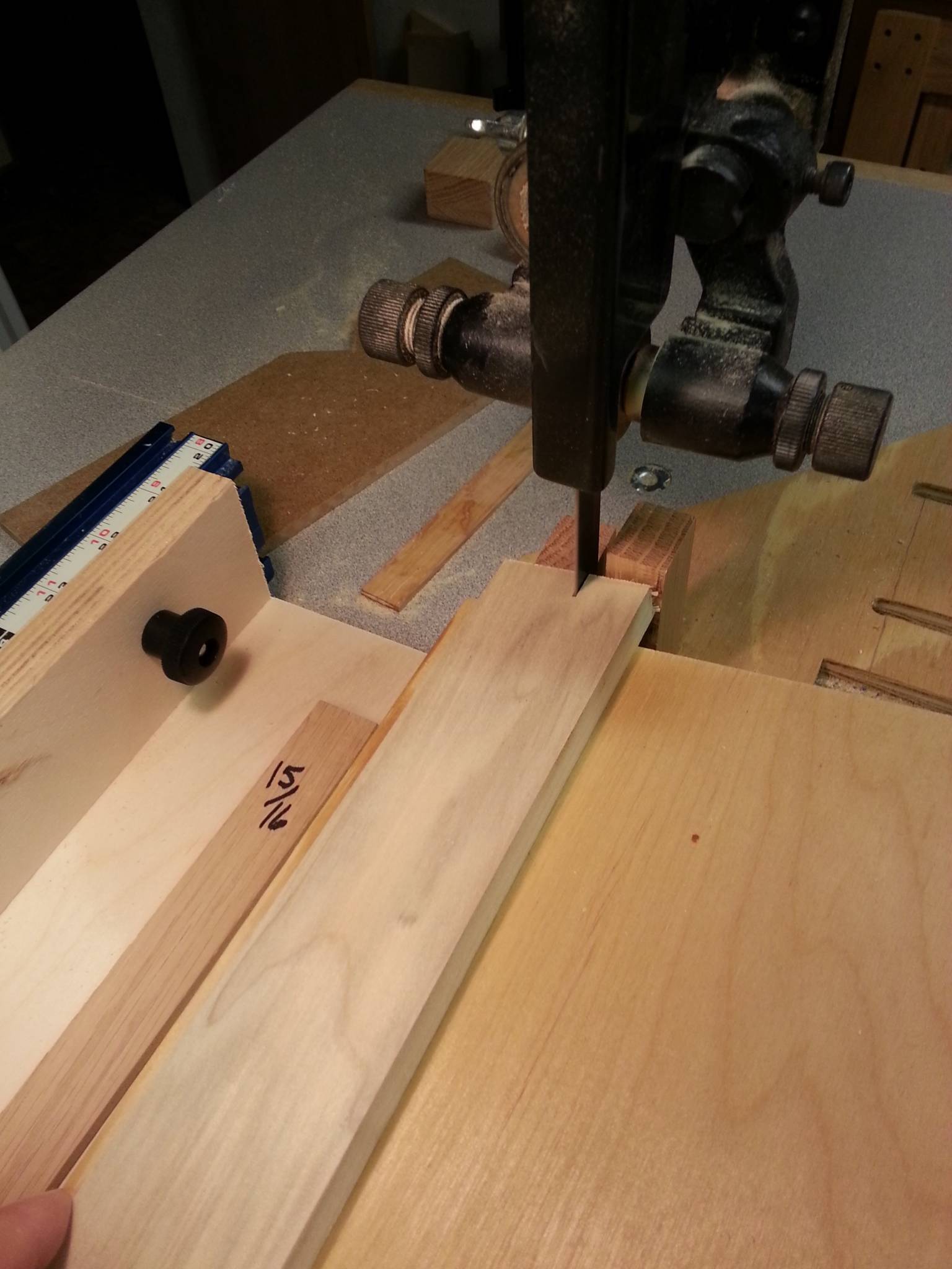 Cutting pins for the drawers