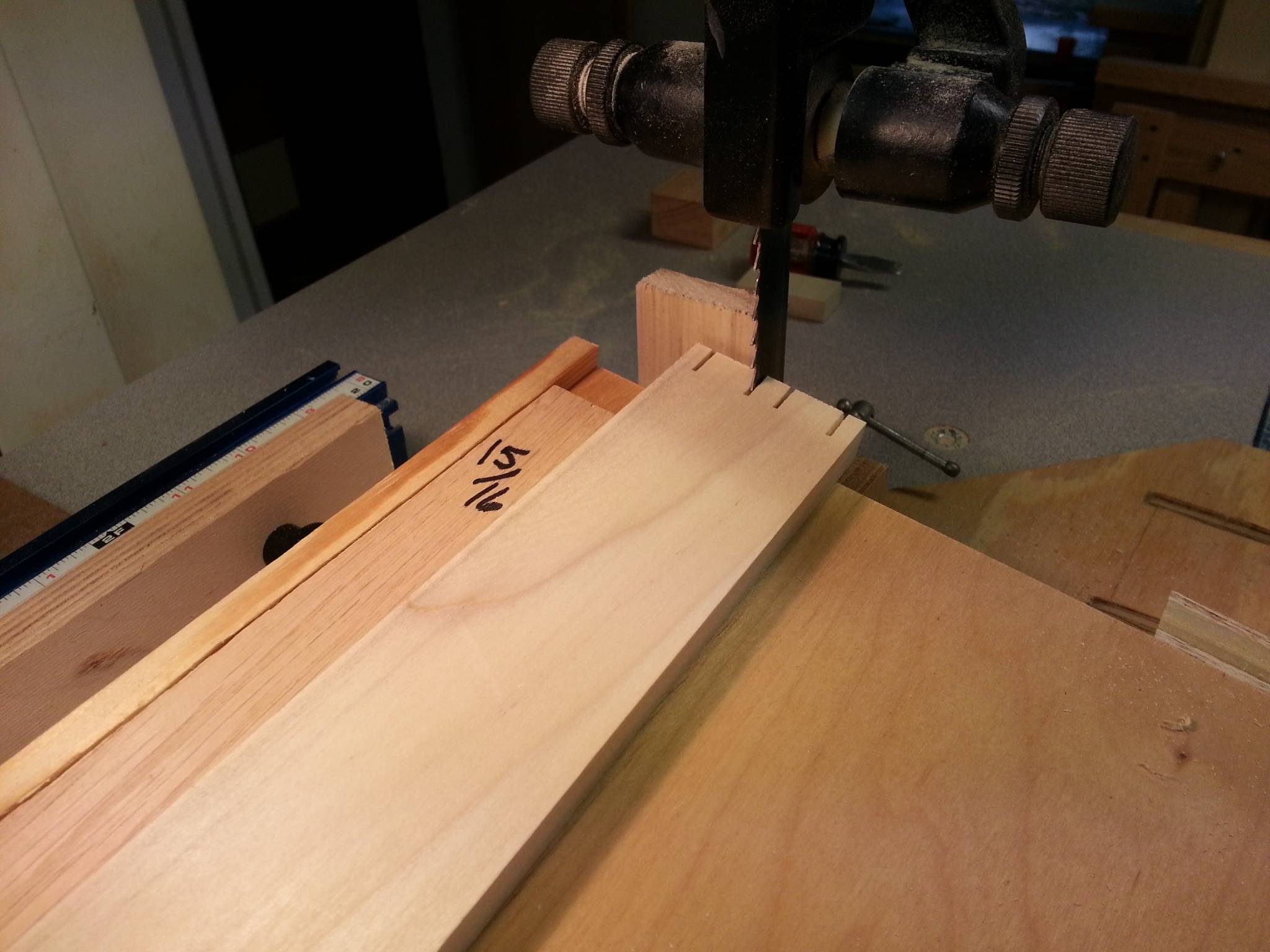 Cutting pins for the drawers