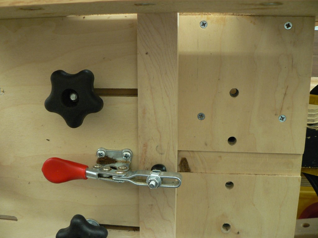 Drawer runner for hall table