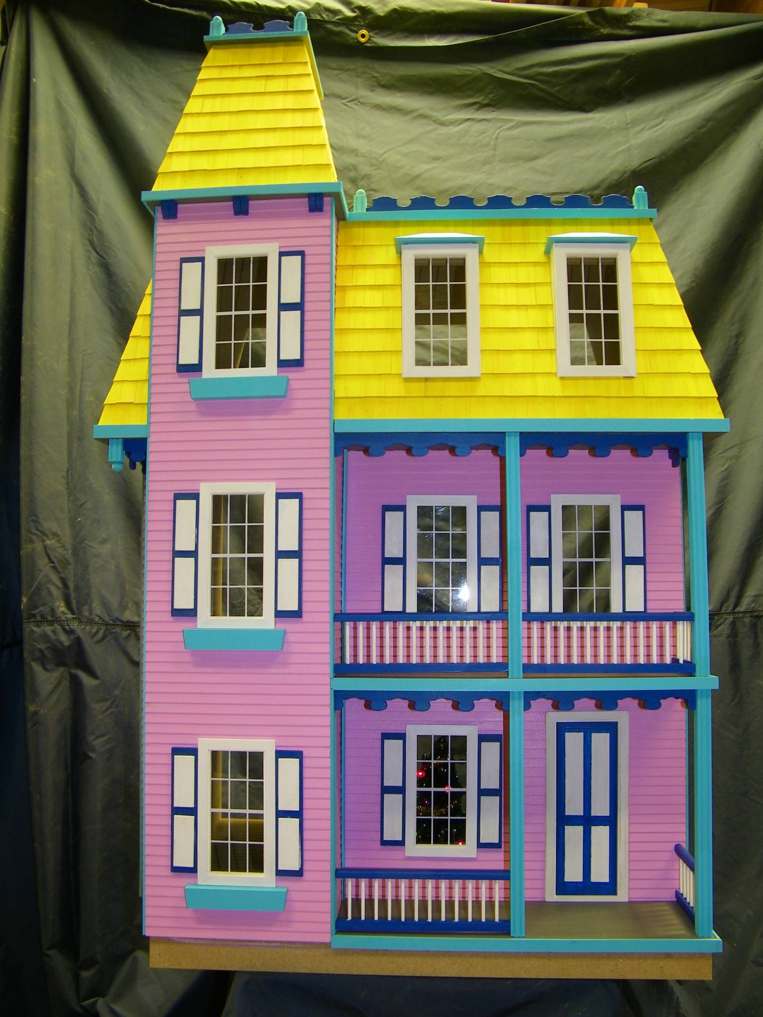 grand daughters doll house