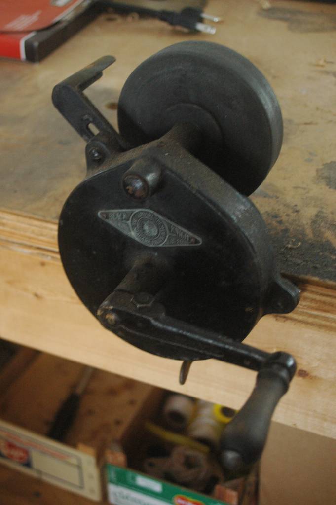 hand crank bench top grinder