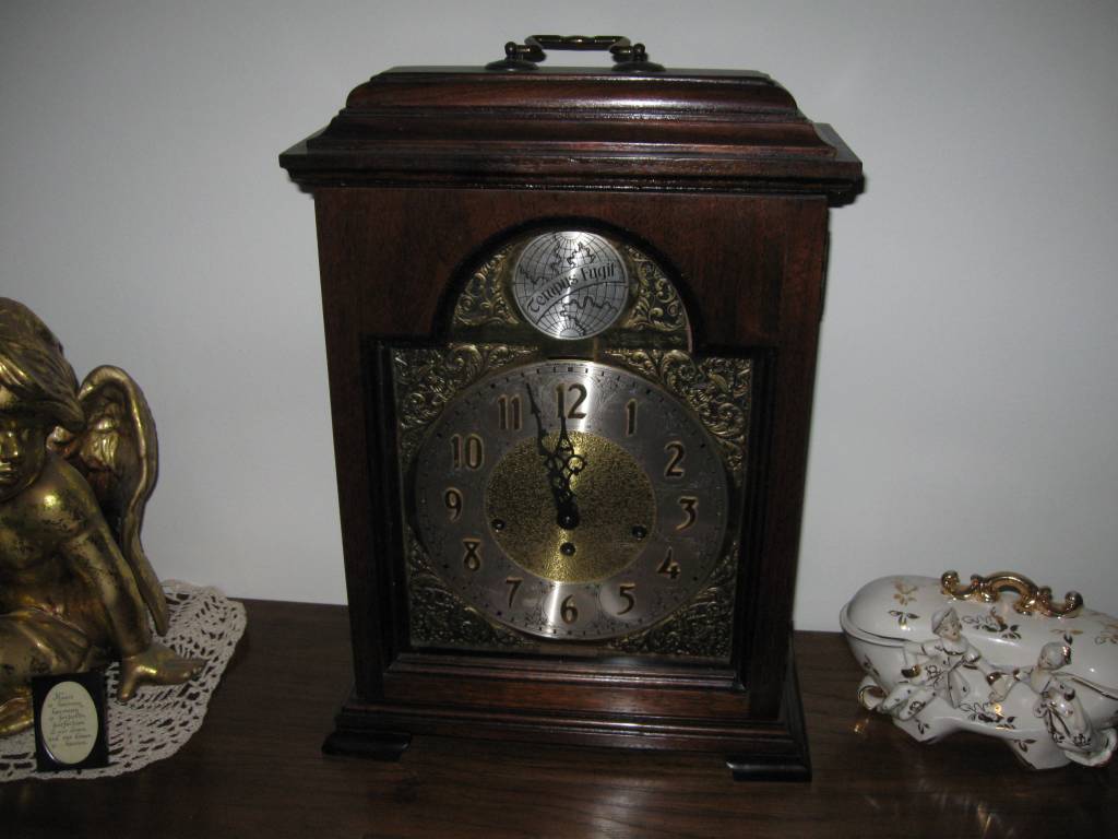 Mantle Clock