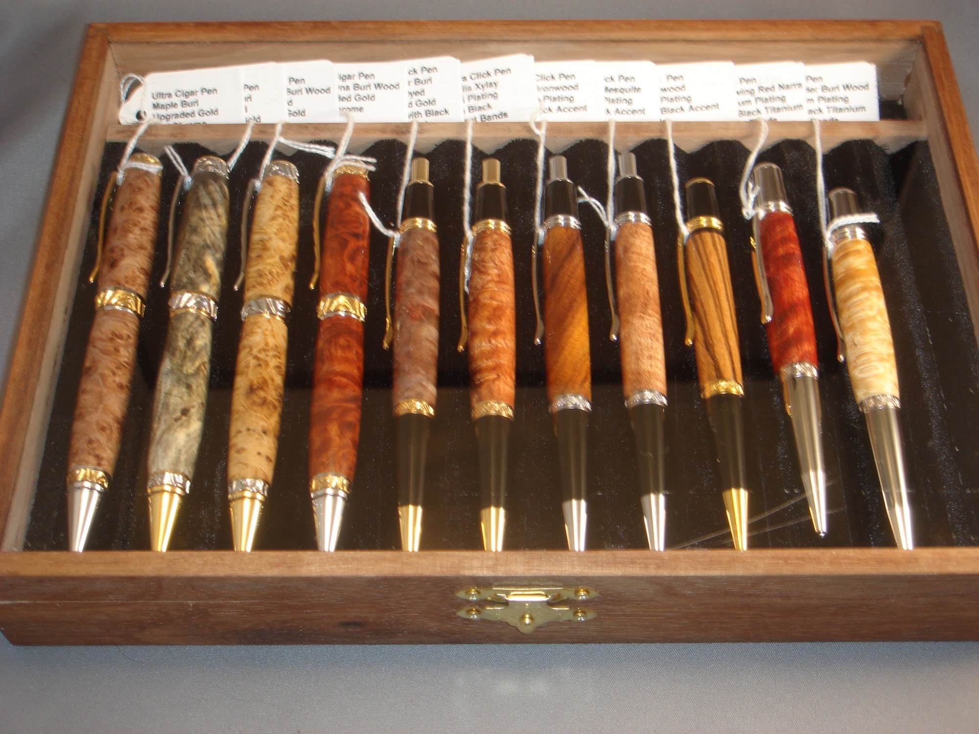 Pen display case with recent pens