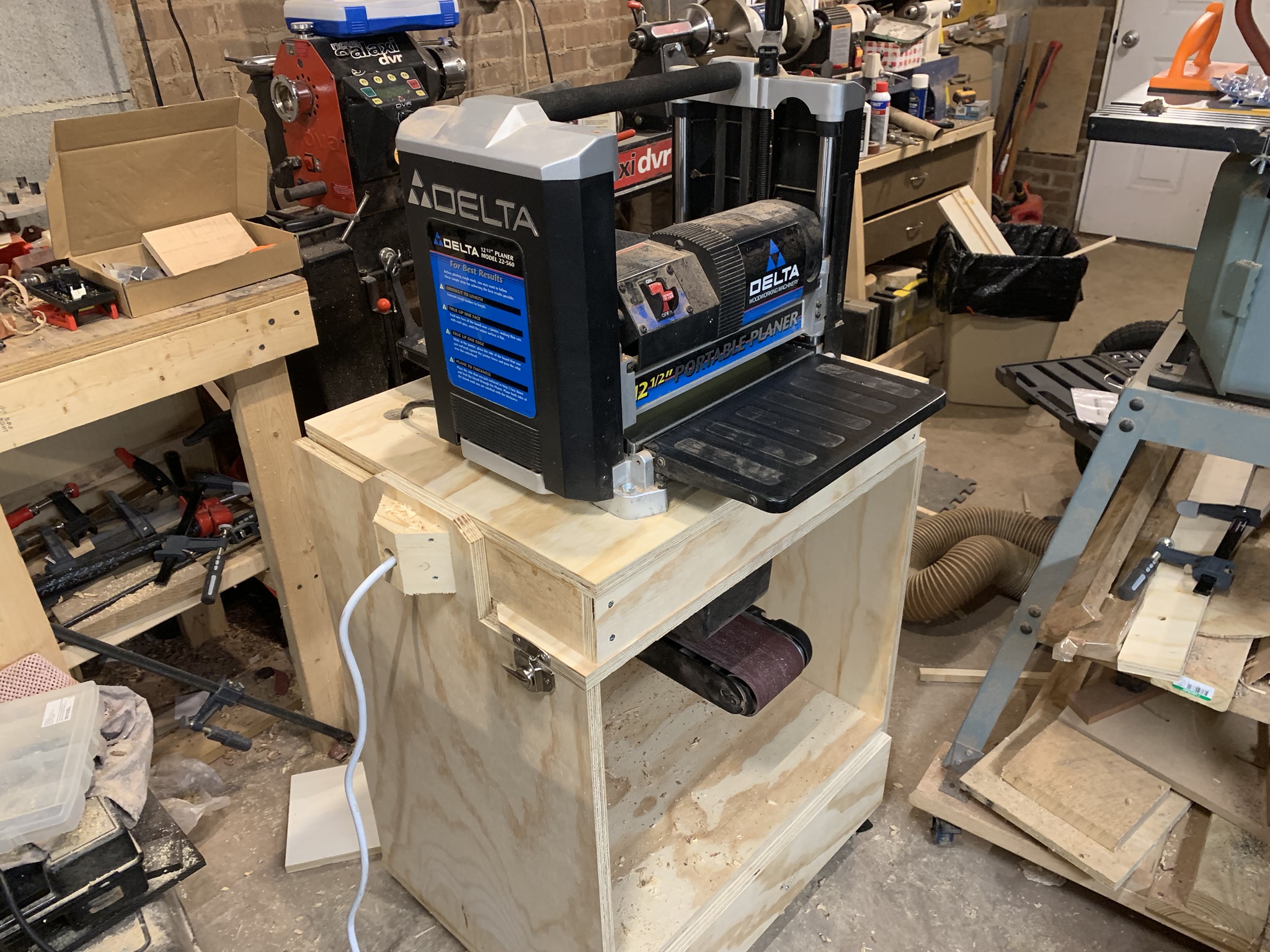 Planer mounted