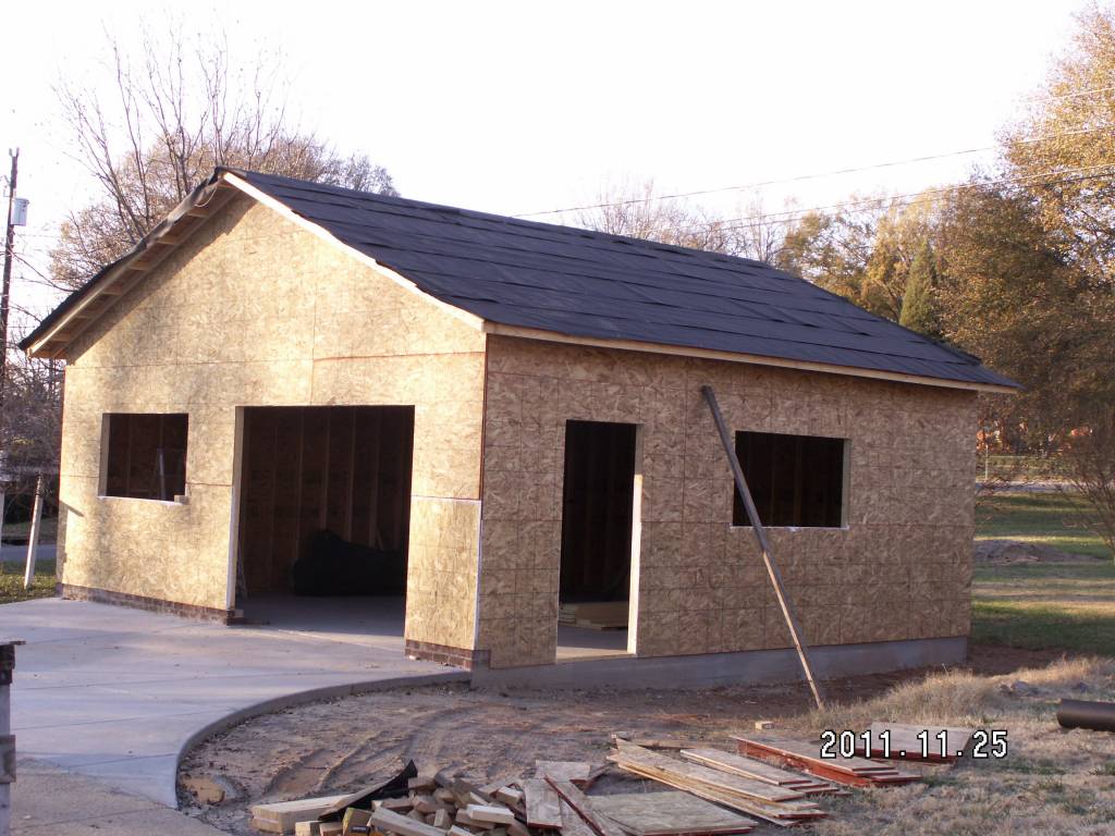 Roof sheathing on with felt