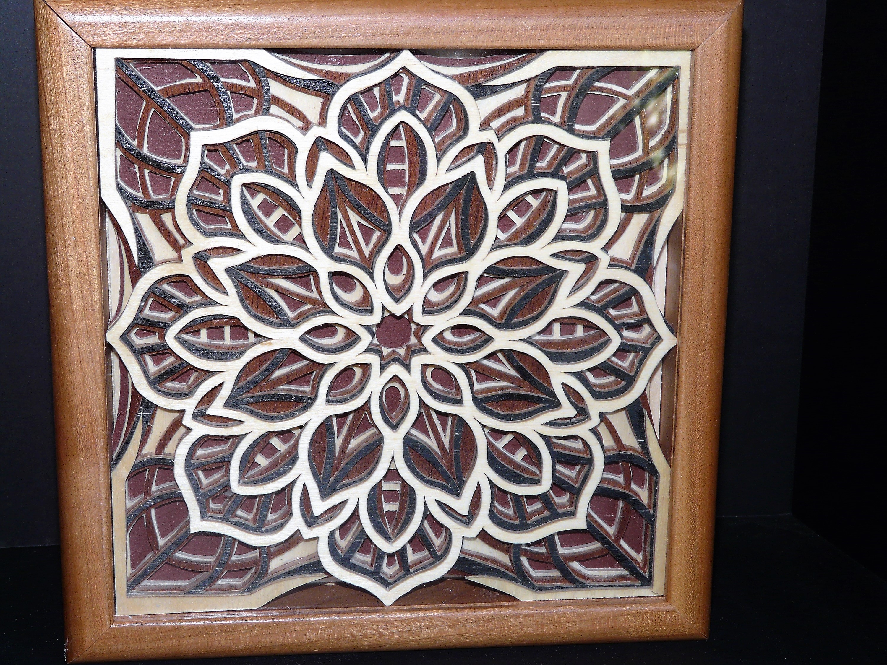 S38 - Scroll Saw Layered Mandala by MaWoodShop P1060508.jpg