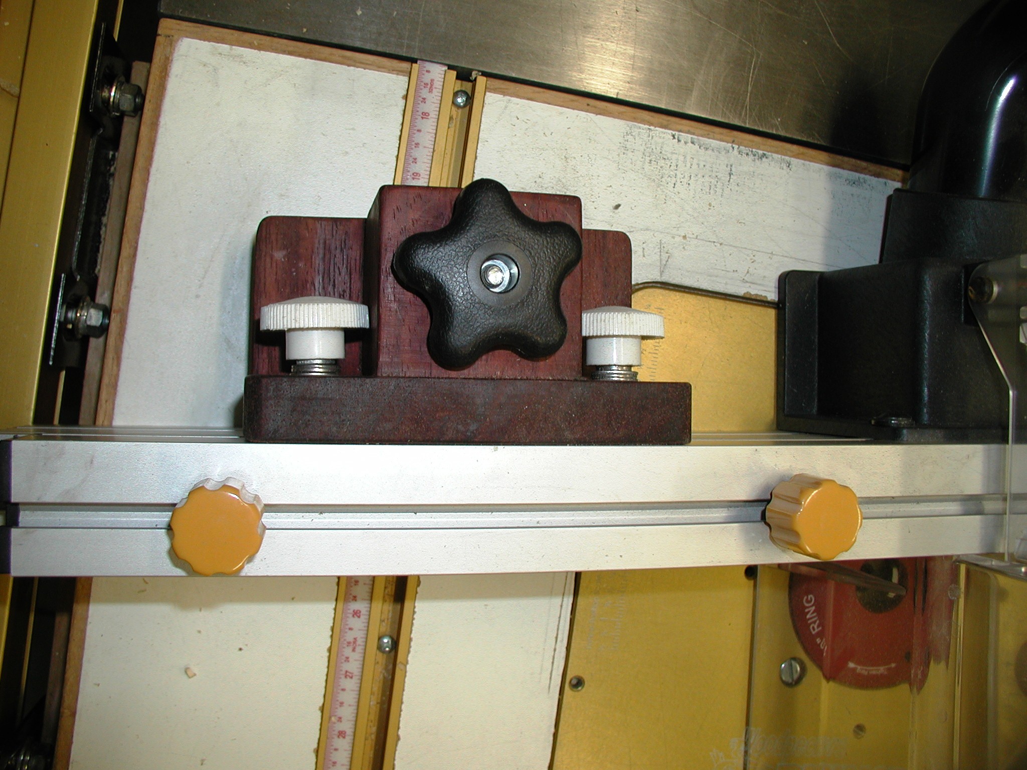 Top view, Craftsman router fence