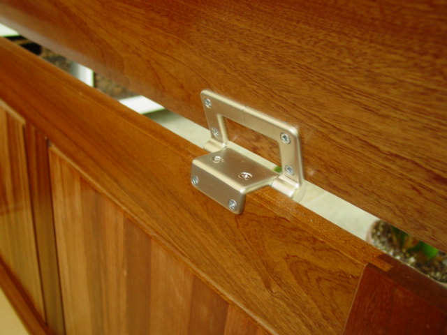 Torsion hinge from Rockler - lid stays up by itself