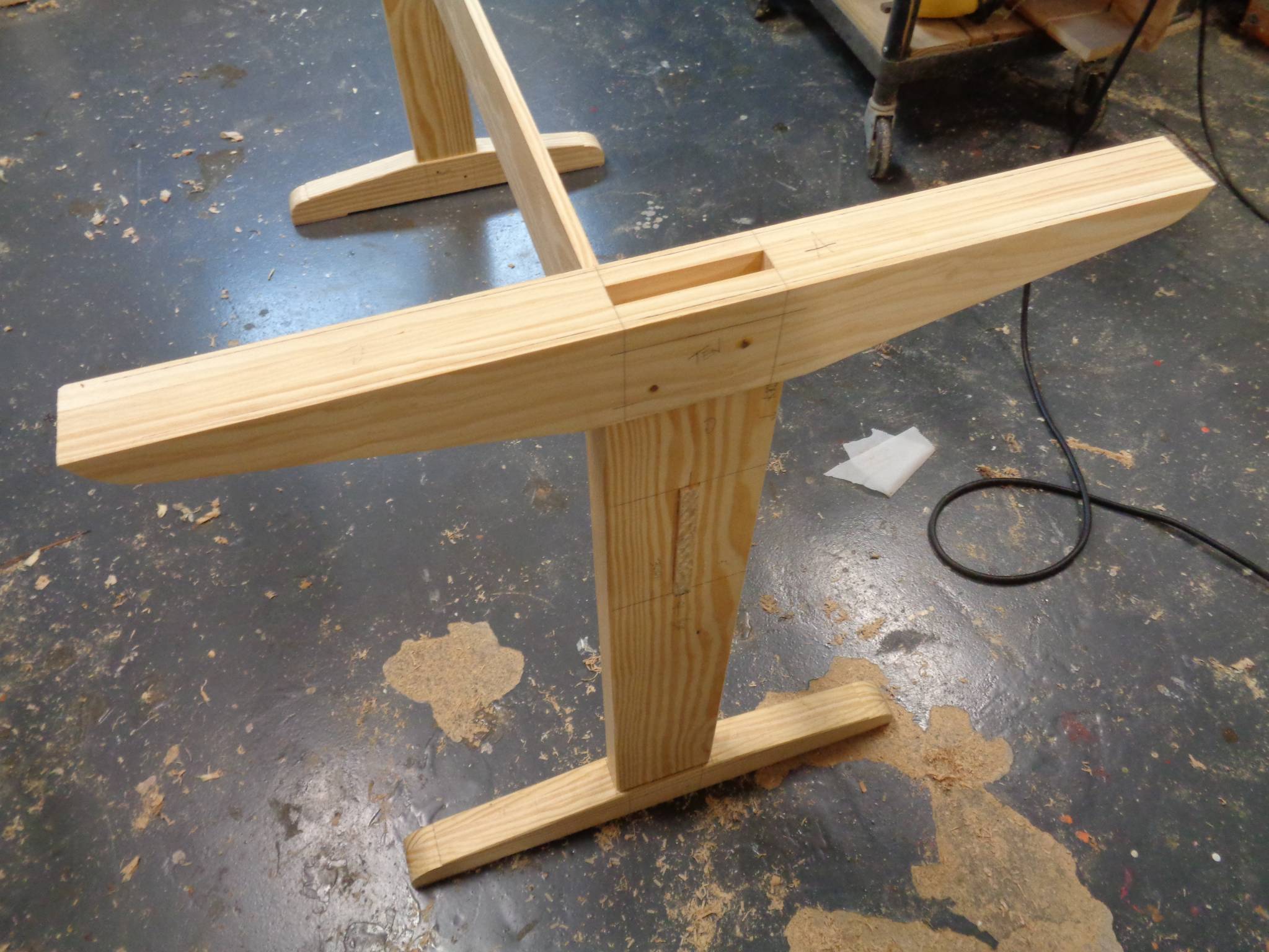 trestle_table_curly_and_pine_020